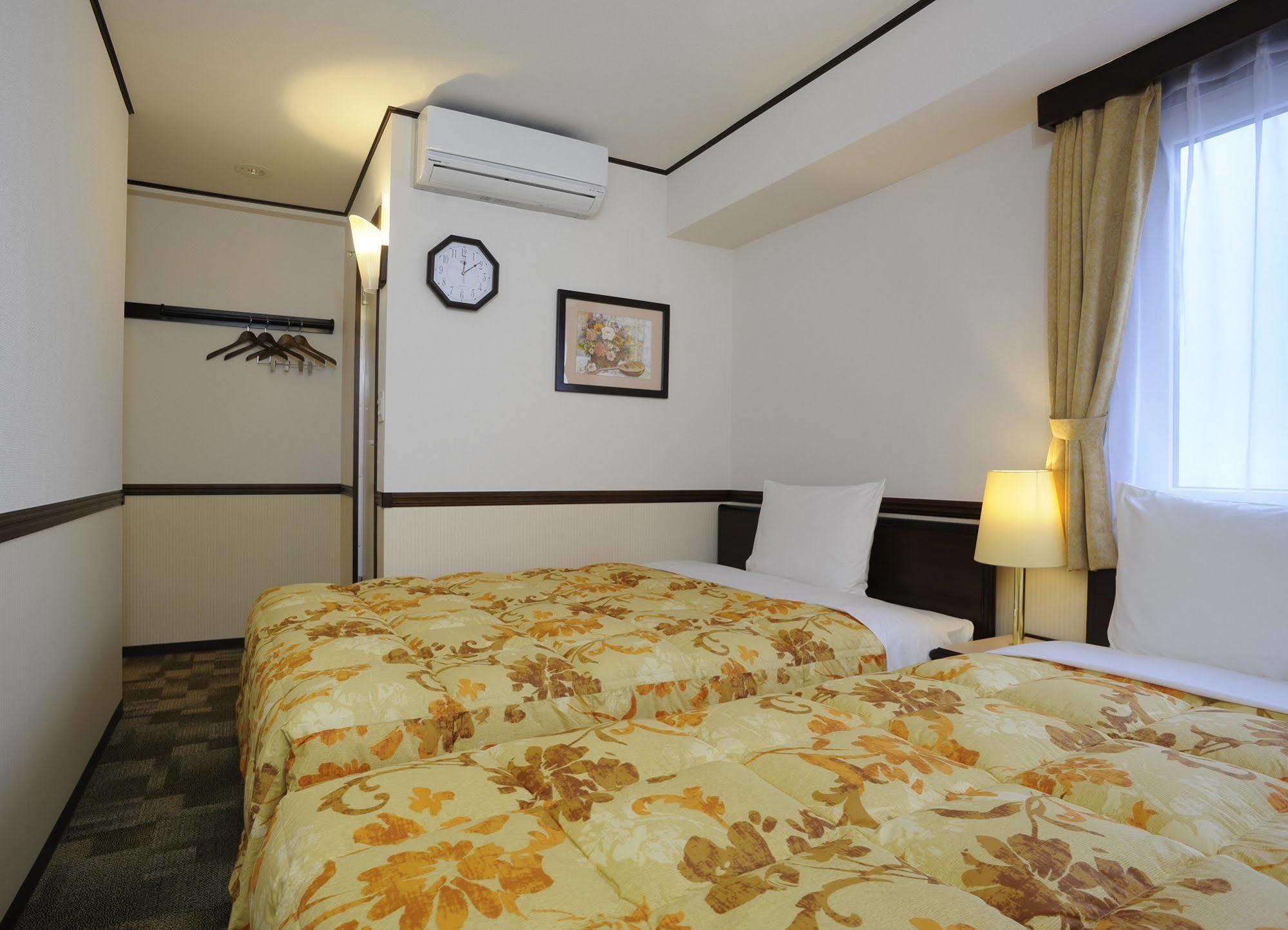 Toyoko Tenmanbashi Otemae Hotel